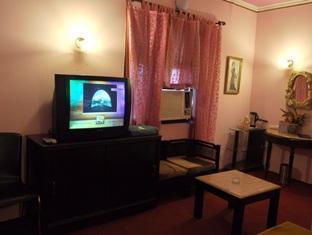 Oyo Hotel Metro Tower Near Ambience Mall New Delhi Bagian luar foto