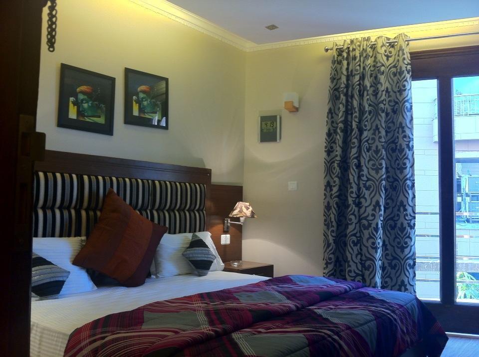 Oyo Hotel Metro Tower Near Ambience Mall New Delhi Bagian luar foto